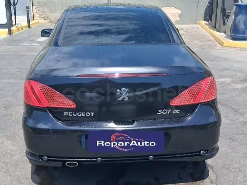 Usado Peugeot 307 CC 136 CV (100 kW) 2008 Negro Descapotable