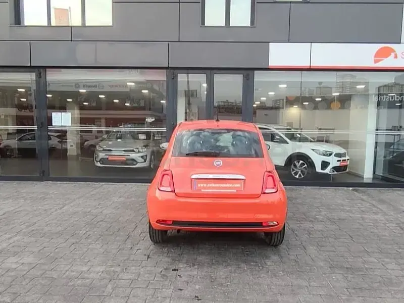 Usado Fiat 500 Club 70 CV (51 kW) 2023 Naranja Berlina