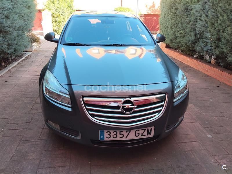 Gris / plata Usado 2010 Opel Insignia Edition Berlina | 6750 € (Precio justo) - Imagen 1/3