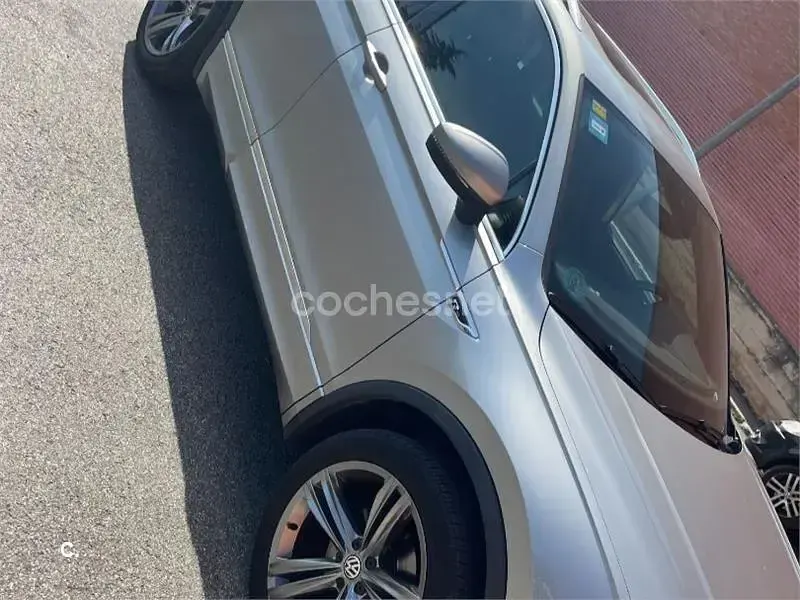 Usado VW Tiguan Sportline 150 CV (110 kW) 2018 Gris / plata SUV