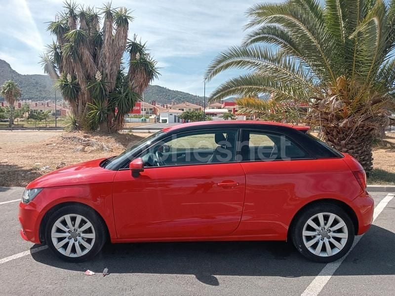 Usado Audi A1 Attraction 86 CV (63 kW) 2014 Rojo Utilitario