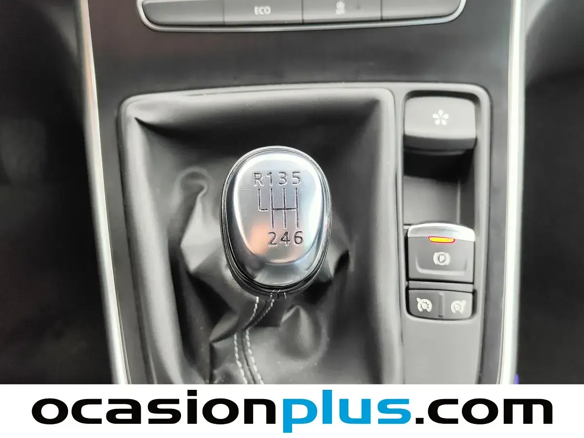 Usado Renault Grand Scénic IV Zen 140 CV (102 kW) 2021 Gris Monovolumen