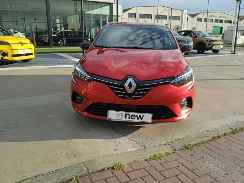 Usado Renault Clio V Techno 90 CV (66 kW) 2023 Rojo