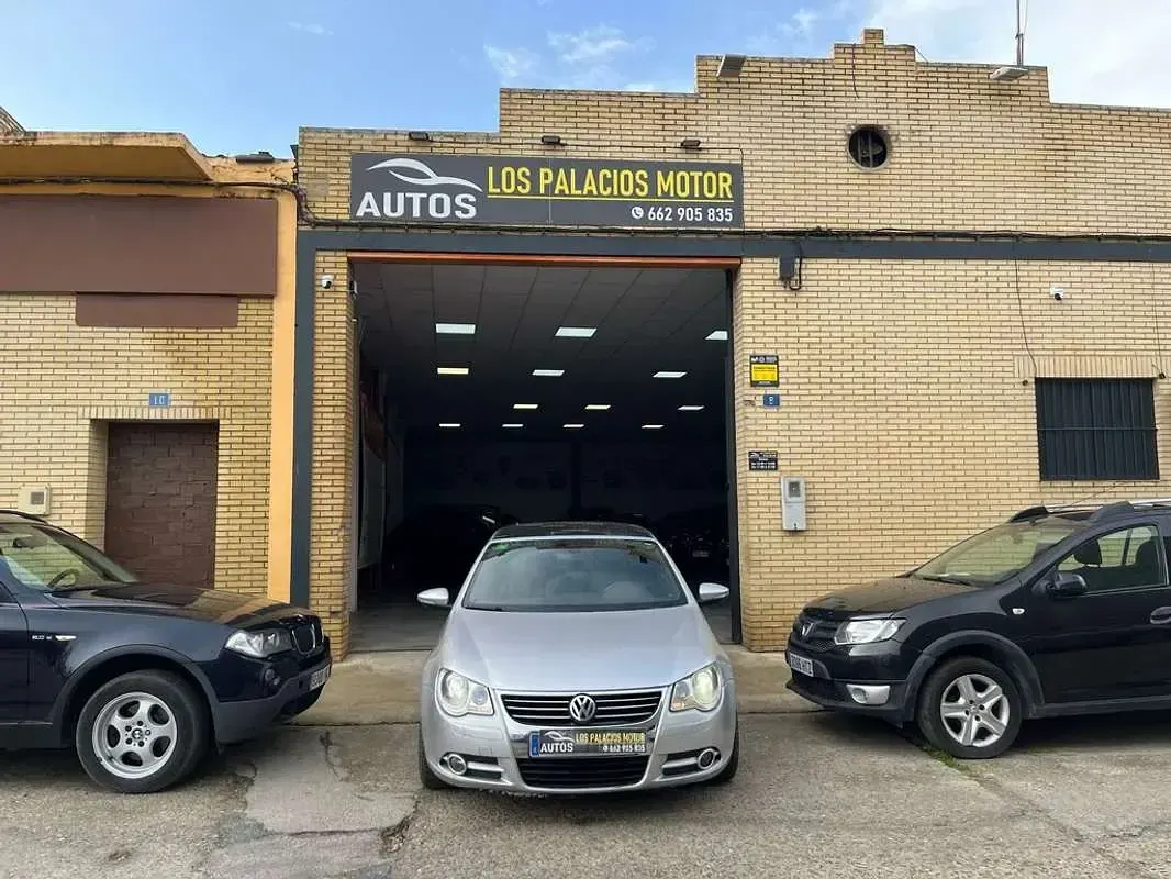 Usado VW Eos Sport 140 CV (102 kW) 2011 Gris Descapotable
