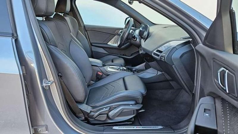 Usado BMW 120 M Sport 192 CV (141 kW) 2024 Gris Utilitario