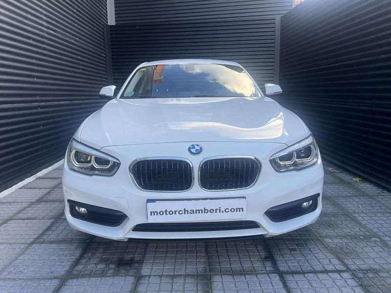 Usado BMW 118 Advantage 150 CV (110 kW) 2015 Blanco Utilitario