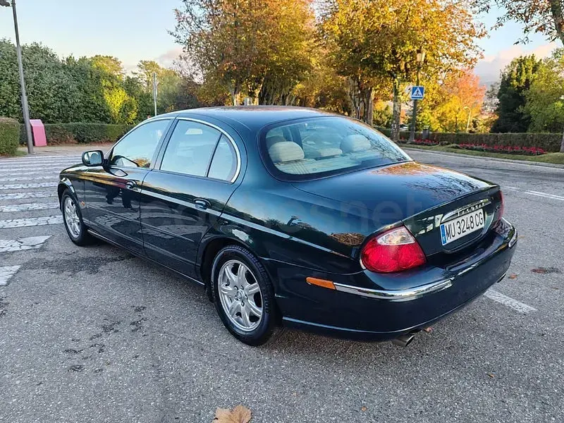 Usado Jaguar S-Type S 240 CV (176 kW) 2000 Verde Berlina