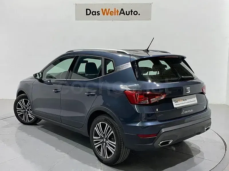 Usado Seat Arona FR 115 CV (84 kW) 2024 Gris SUV