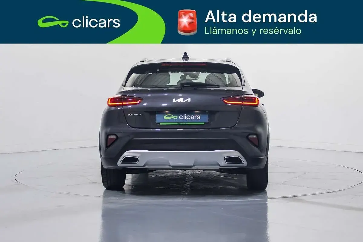 Usado Kia XCeed 120 CV (88 kW) 2022 Gris SUV