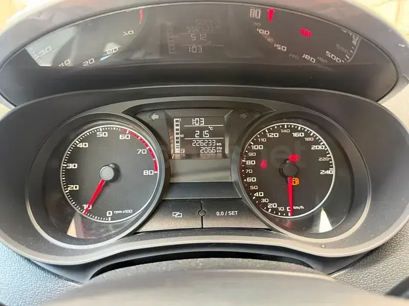 Usado Seat Ibiza I-Tech 70 CV (51 kW) 2015 Blanco Berlina