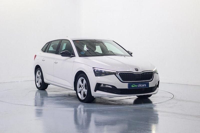 Usado Skoda Scala Ambition 115 CV (84 kW) 2019 Blanco Utilitario