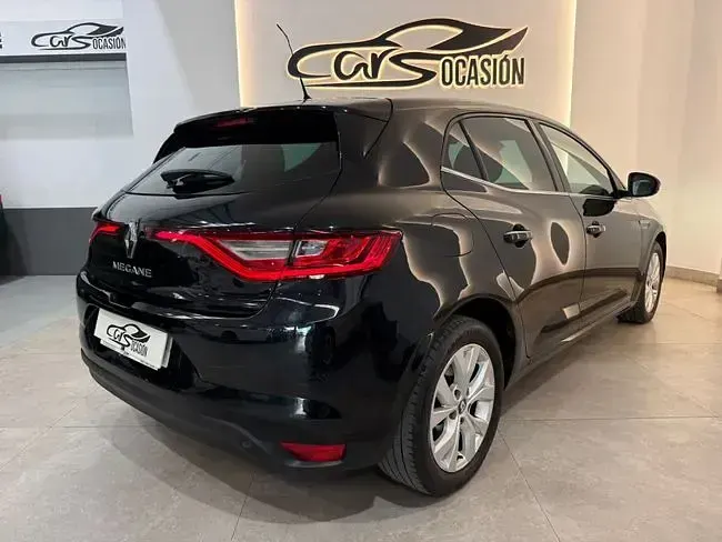 Usado Renault Mégane IV LIMITED 140 CV (102 kW) 2018 Negro