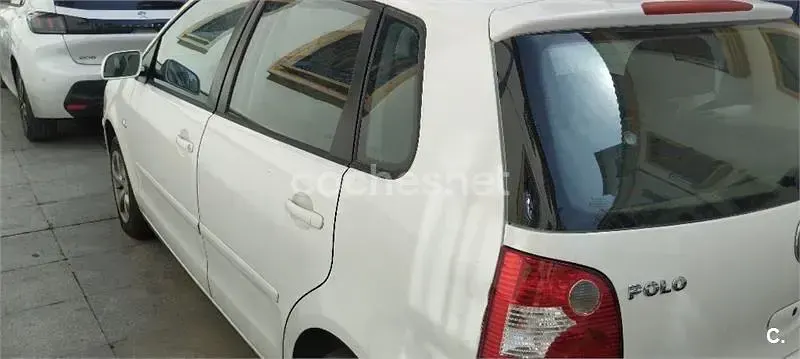 Usado VW Polo Advance 75 CV (55 kW) 2005 Blanco Utilitario