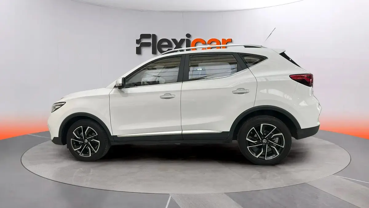 Usado MG ZS Luxury 111 CV (81 kW) 2022 Blanco SUV