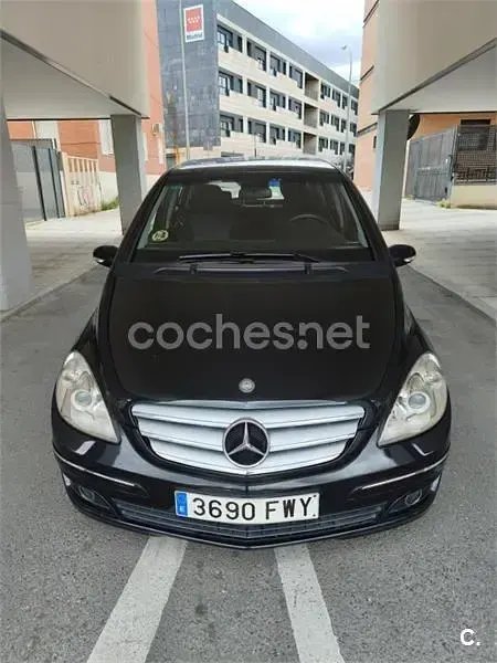 Usado Mercedes B180 109 CV (80 kW) 2007 Negro Monovolumen