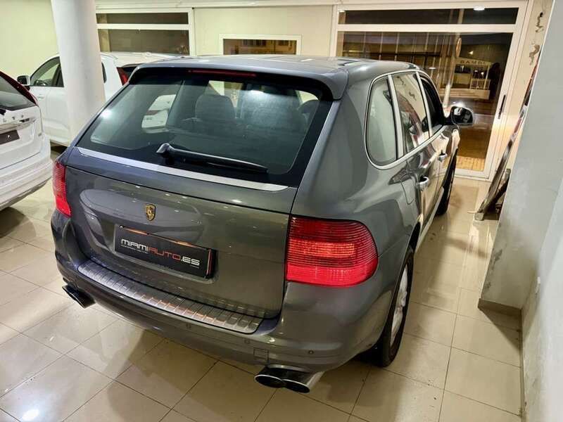 Usado Porsche Cayenne 250 CV (183 kW) 2005 Gris / plata SUV