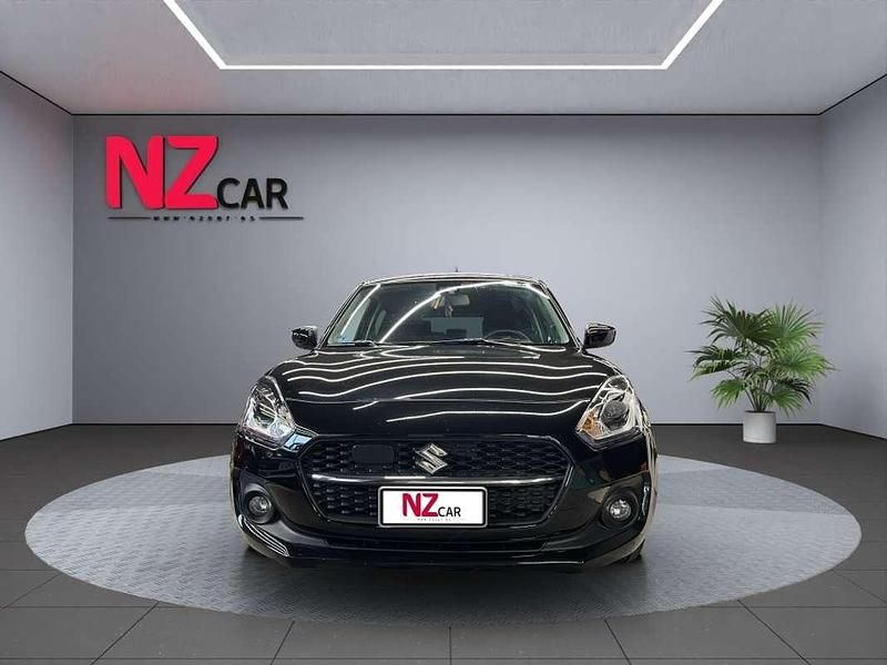 Usado Suzuki Swift 83 CV (61 kW) 2022 Negro Utilitario