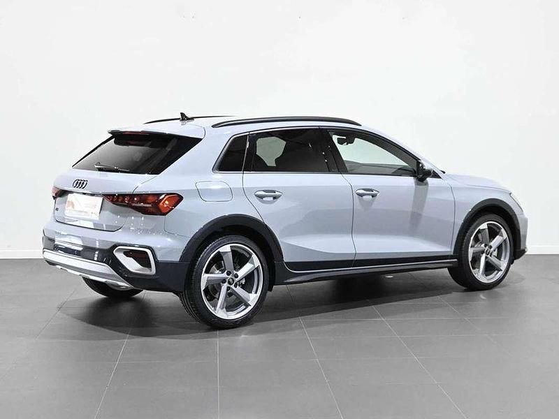 Usado Audi A3 Sportback 150 CV (110 kW) 2025 Gris Utilitario