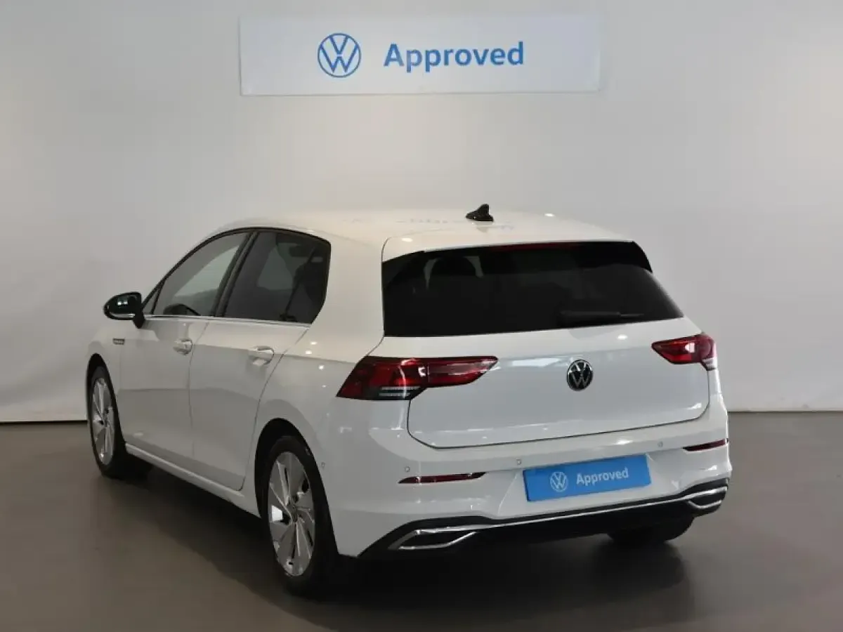 Usado VW Golf VII Style 150 CV (110 kW) 2021 Blanco Utilitario