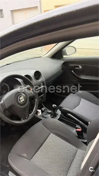 Usado Seat Ibiza Sport 130 CV (95 kW) 2002 Negro Utilitario