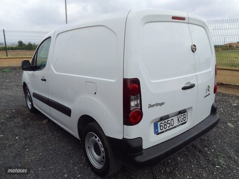 Usado Citroën Berlingo 75 CV (55 kW) 2017 Blanco Monovolumen