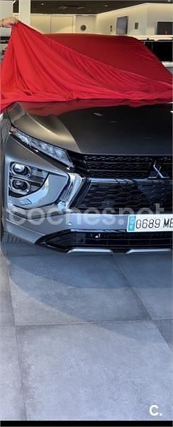Usado Mitsubishi Eclipse Cross Motion 188 CV (138 kW) 2022 Gris / plata SUV