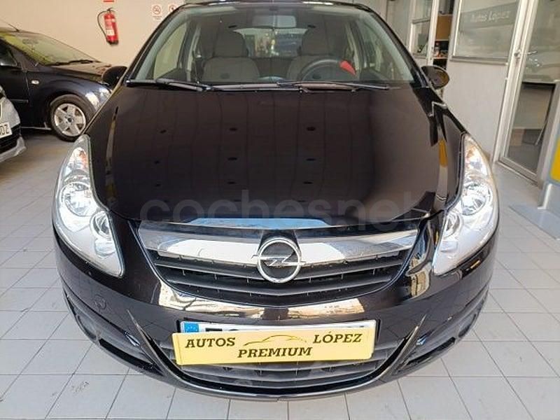 Usado Opel Corsa Essentia 85 CV (62 kW) 2010 Negro Utilitario
