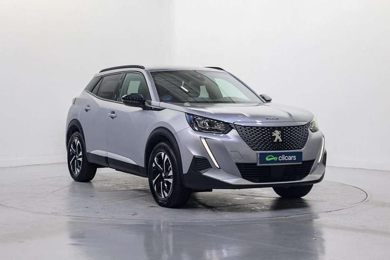 Usado Peugeot e-2008 Allure 100 kW (136 CV) 2023 Gris SUV