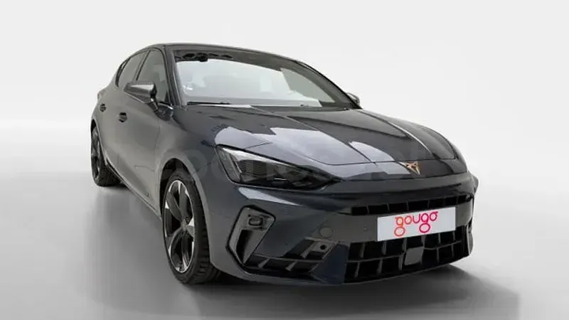 Usado Cupra Leon 150 CV (110 kW) 2025 Gris / plata Berlina
