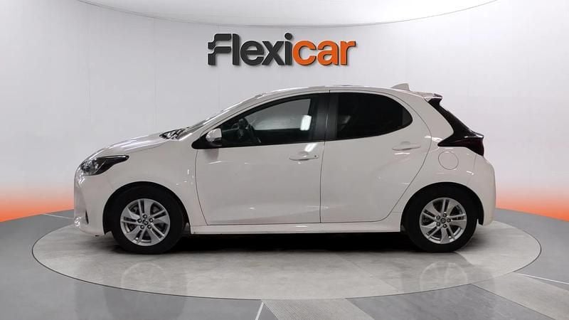 Usado Toyota Yaris Hybrid Business Edition 116 CV (85 kW) 2022 Blanco Utilitario