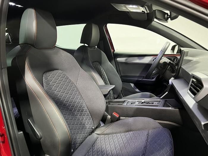 Usado Seat Leon FR 150 CV (110 kW) 2024 Rojo