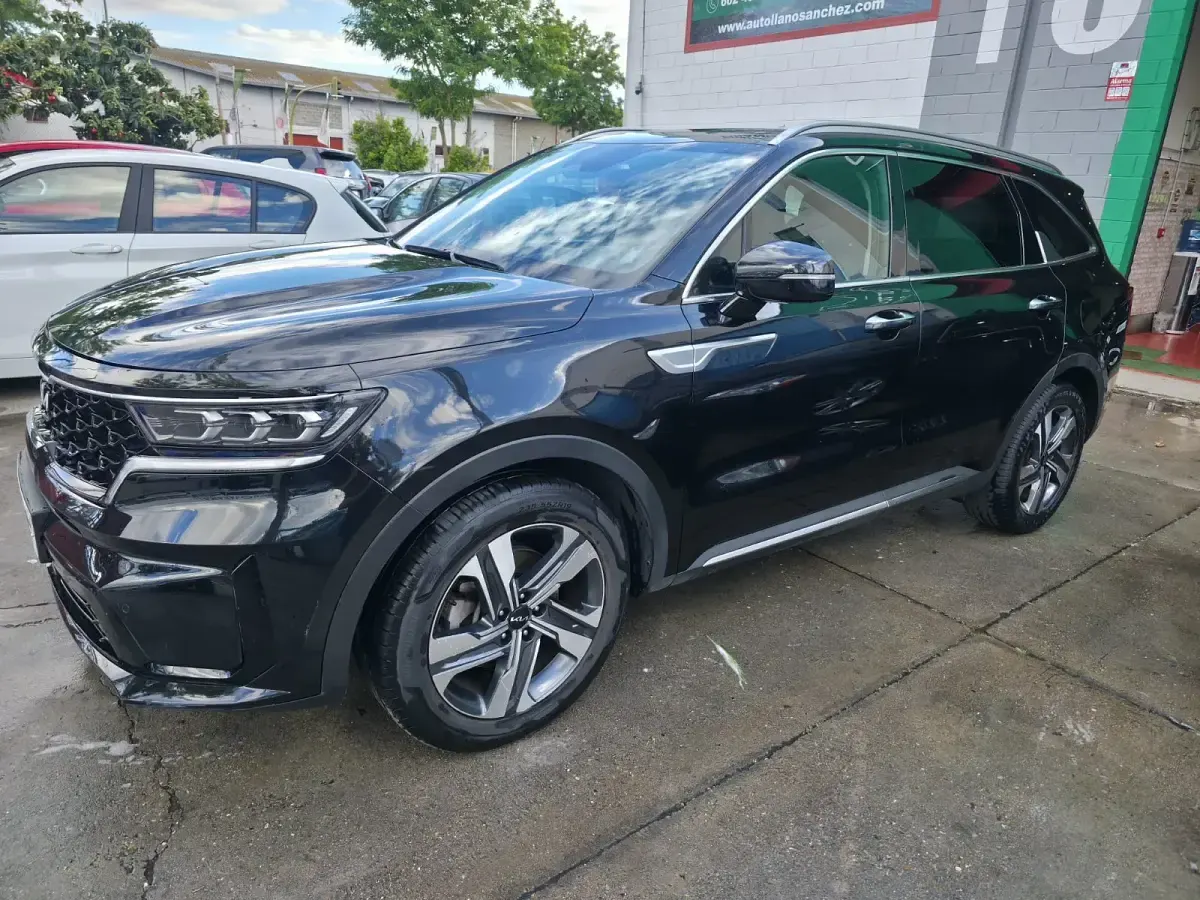 Usado Kia Sorento 240 CV (176 kW) 2024 Negra SUV