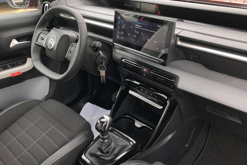 Usado Citroën C3 101 CV (74 kW) 2024 Rojo Utilitario