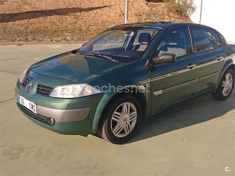 Usado Renault Mégane Privilege 120 CV (88 kW) 2004 Verde Berlina