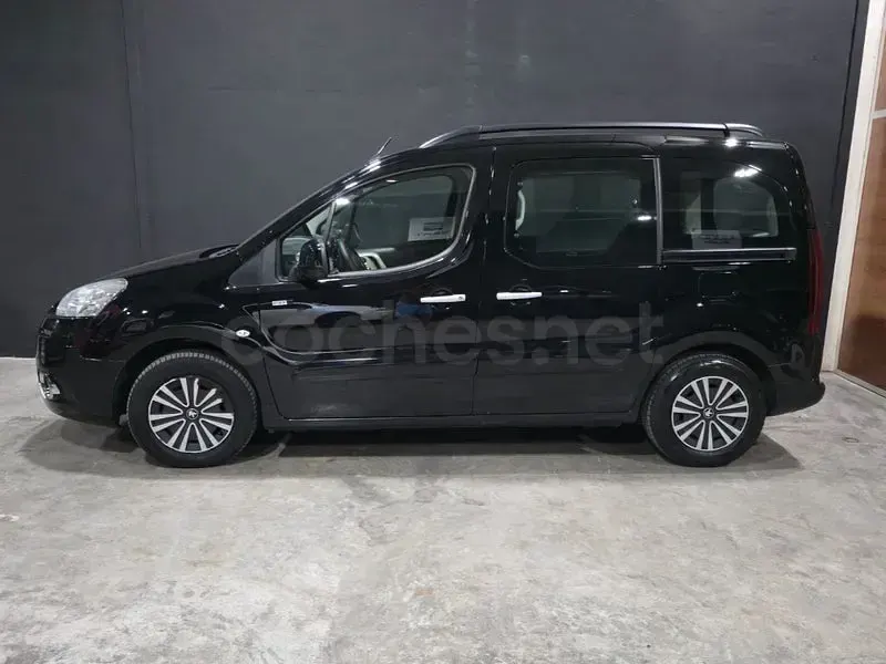 Usado Peugeot Partner Tepee Active 92 CV (67 kW) 2015 Negro Monovolumen