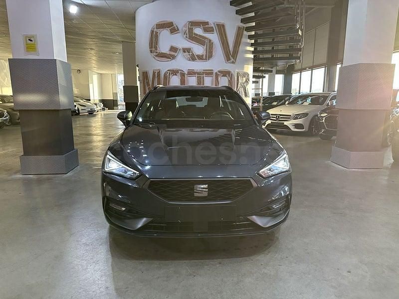 Usado Seat Leon FR 204 CV (150 kW) 2021 Gris / plata Familiar