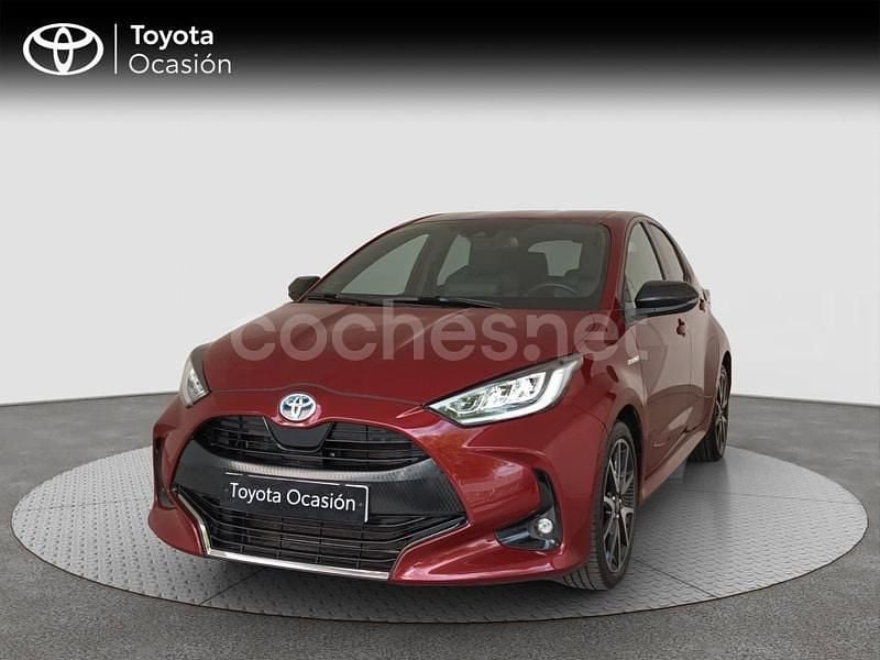 Rojo Usado 2021 Toyota Yaris Hybrid Style Berlina | 19.500 € (Un poco caro) - Imagen 1/4