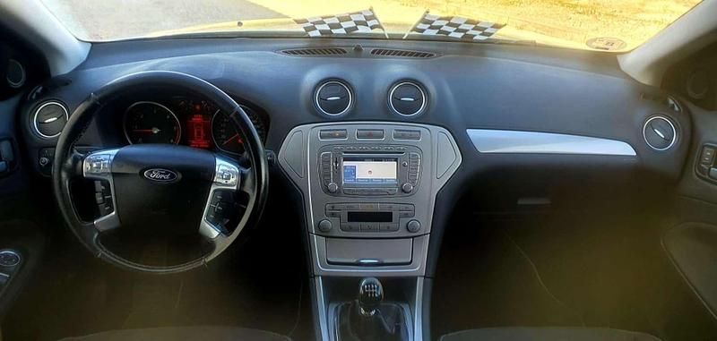 Usado Ford Mondeo Titanium 140 CV (102 kW) 2011 Gris Berlina