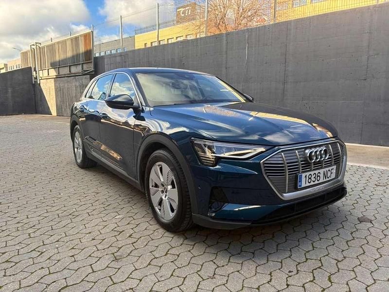 Usado Audi e-tron 300 kW (408 CV) 2020 Azul SUV