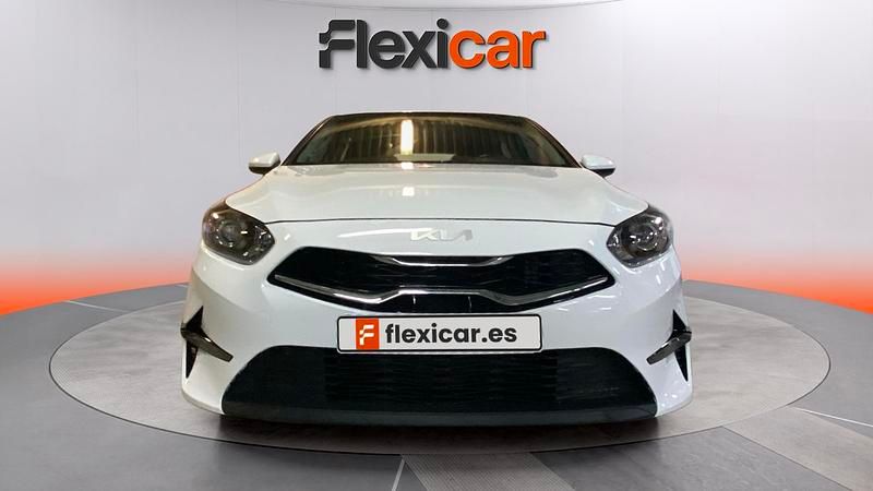 Usado Kia Ceed 120 CV (88 kW) 2022 Blanco Utilitario