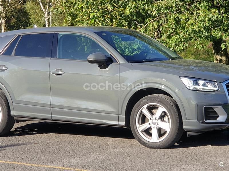 Usado Audi Q2 Design 116 CV (85 kW) 2018 Gris / plata SUV