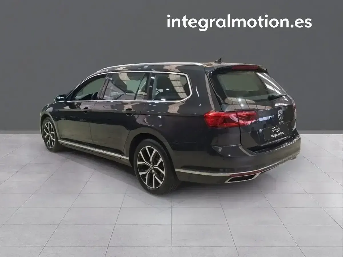Usado VW Passat GTE 217 CV (159 kW) 2021 Gris Familiar
