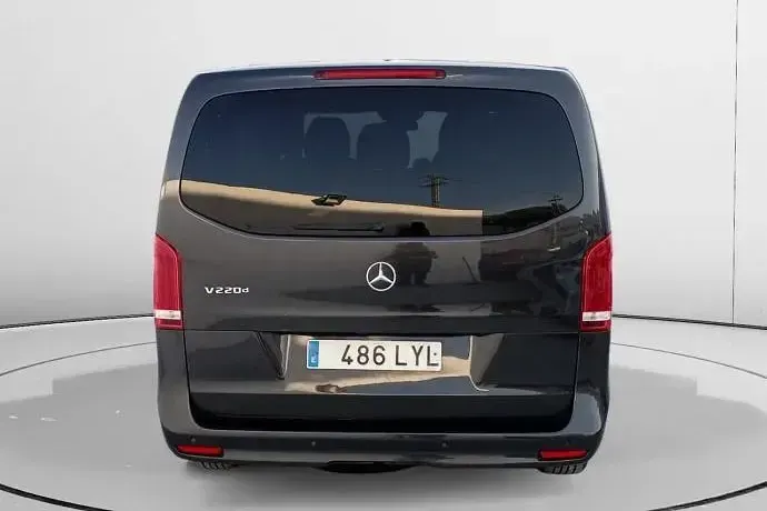 Usado Mercedes V220 163 CV (119 kW) 2022 Monovolumen