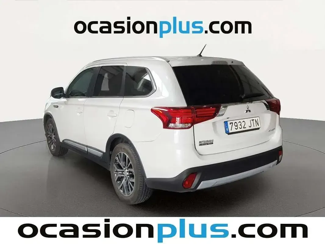 Usado Mitsubishi Outlander Motion 150 CV (110 kW) 2016 Blanco SUV