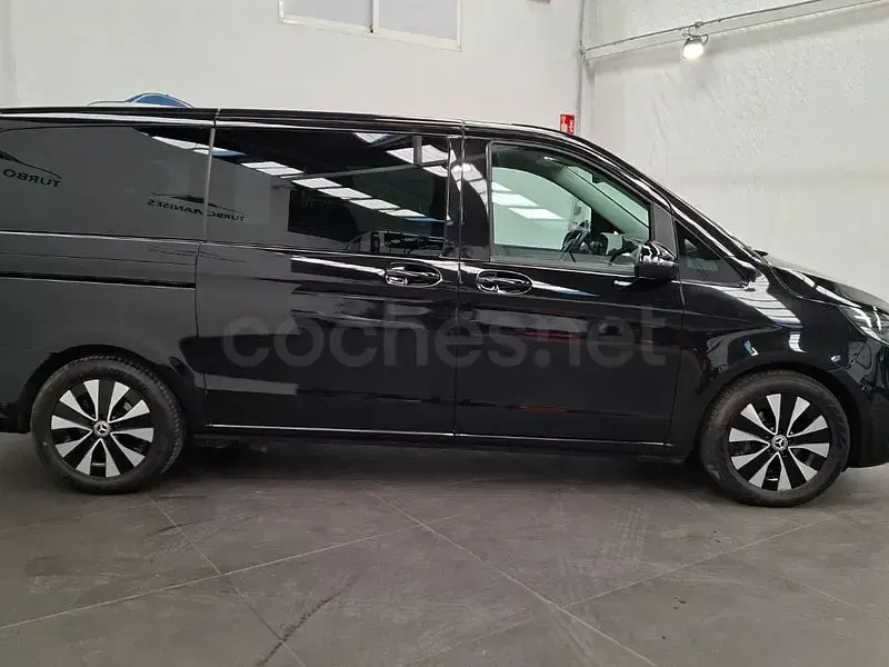 Usado Mercedes V250 Style 190 CV (139 kW) 2024 Negro Monovolumen