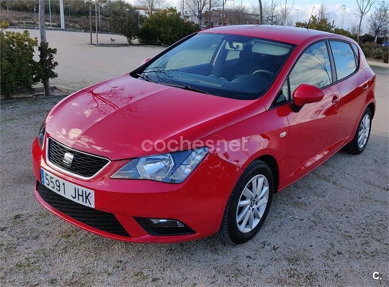Usado Seat Ibiza Reference 95 HP (69 kW) 2015 Vermelho Sedan