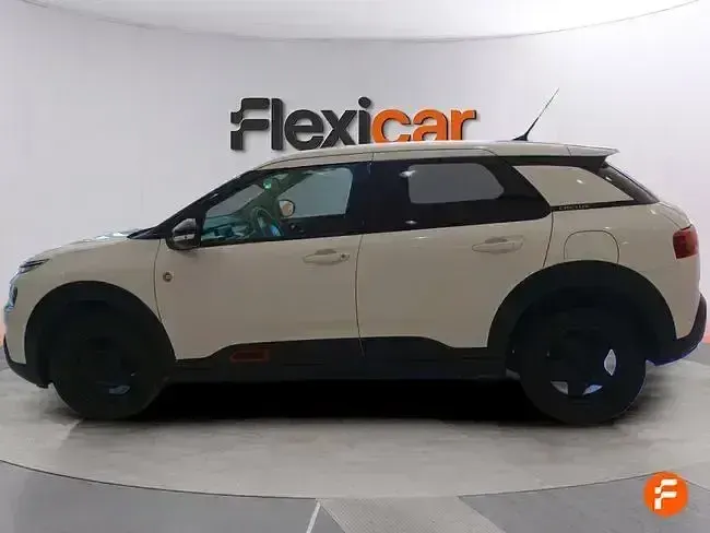 Usado Citroën C4 Cactus Live 102 CV (75 kW) 2021 Blanco Utilitario