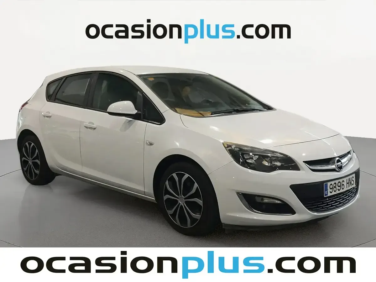 Usado Opel Astra Selective 115 CV (84 kW) 2013 Blanco Berlina