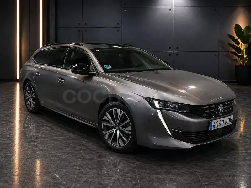 Usado Peugeot 508 SW Allure 130 CV (95 kW) 2023 Gris / plata Familiar