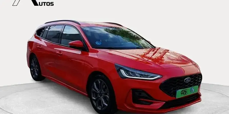 Usado Ford Focus ST-Line 155 CV (114 kW) 2024 Rojo Familiar
